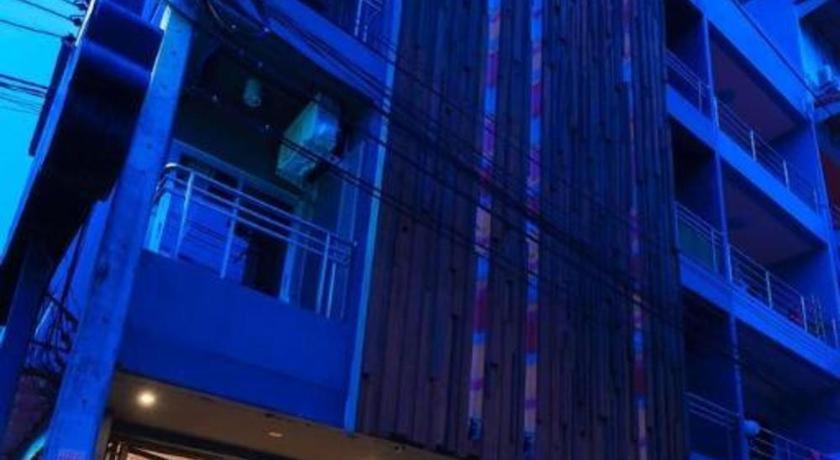 Oyo 292 The Oddy Hip Hotel Patong Exterior photo