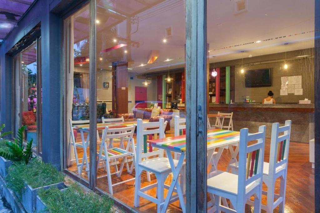 Oyo 292 The Oddy Hip Hotel Patong Exterior photo