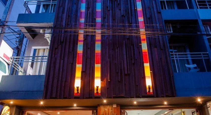 Oyo 292 The Oddy Hip Hotel Patong Exterior photo